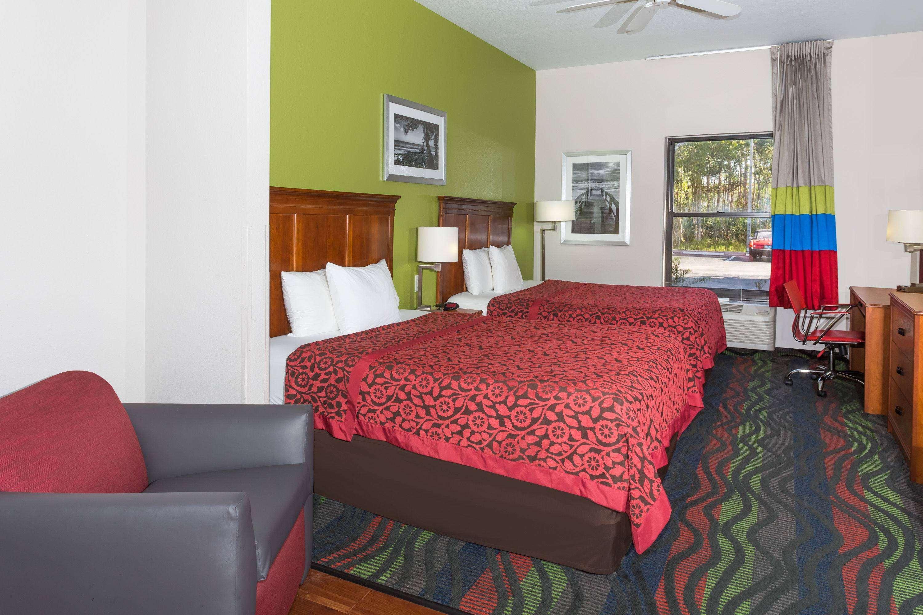 Hotel Days & By Wyndham Myers Near Jetblue Park Fort Myers