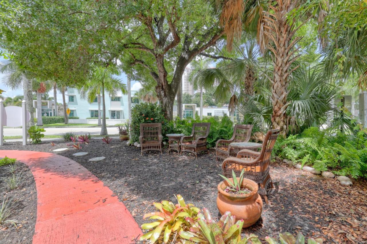 The Hibiscus House Of Myers Inn 3*