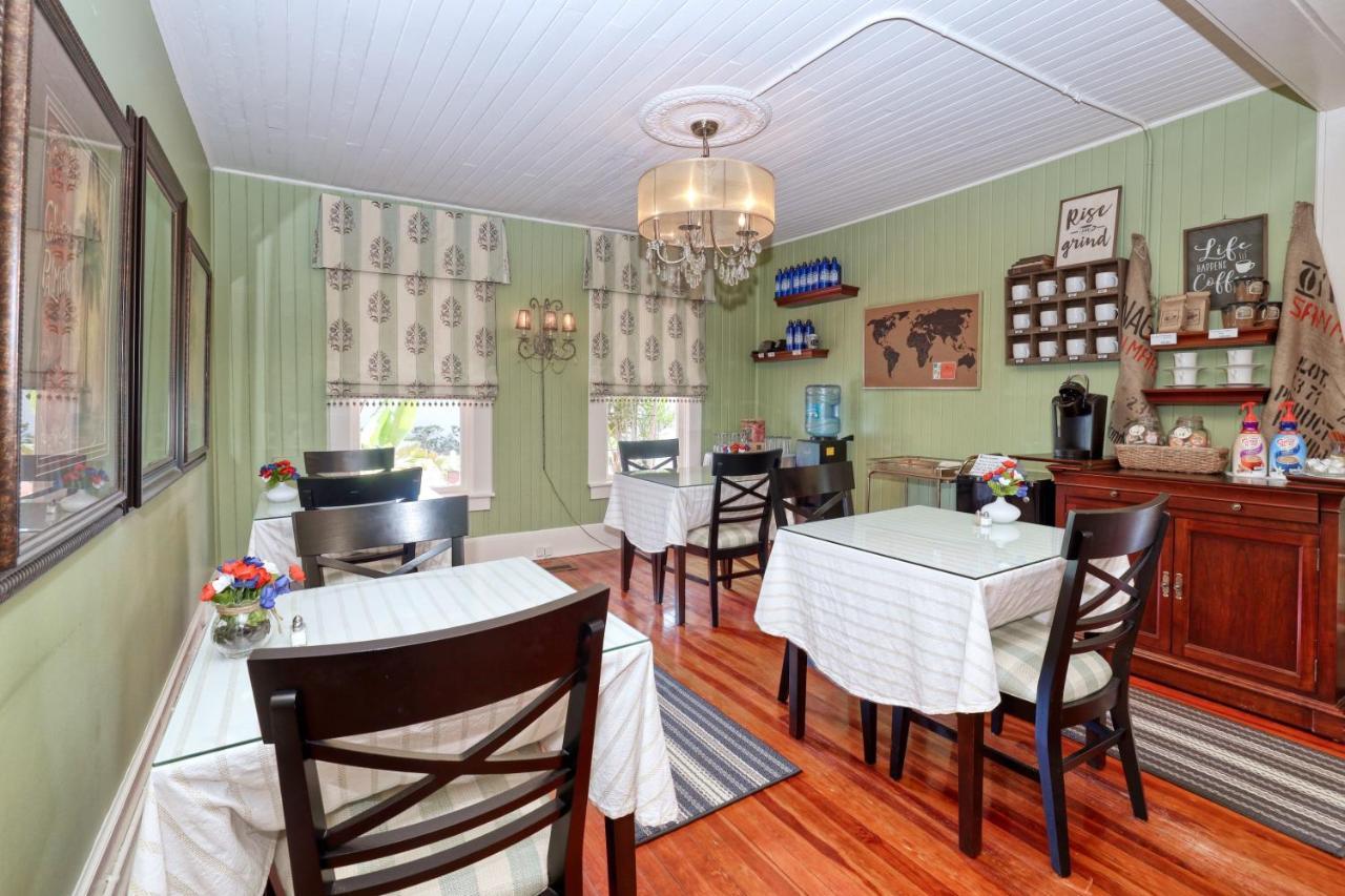 Inn The Hibiscus House Of Myers 3*