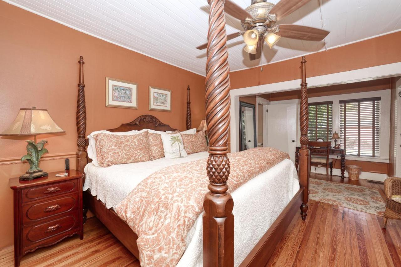 The Hibiscus House Of Myers Inn 3*