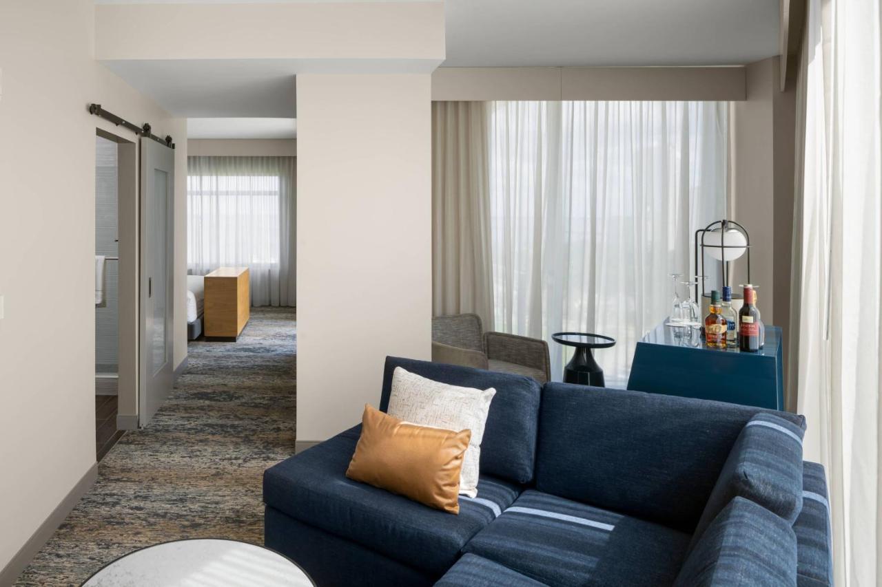 Hotel Luminary & Co., Autograph Collection Fort Myers