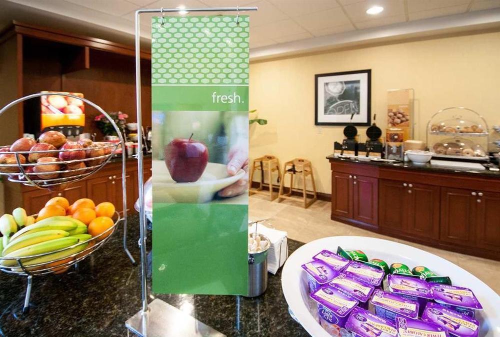 Hotel Hampton & Myers-colonial Boulevard 3*
