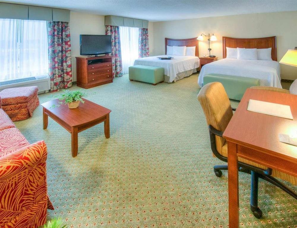 Hampton & Myers-colonial Boulevard Hotel