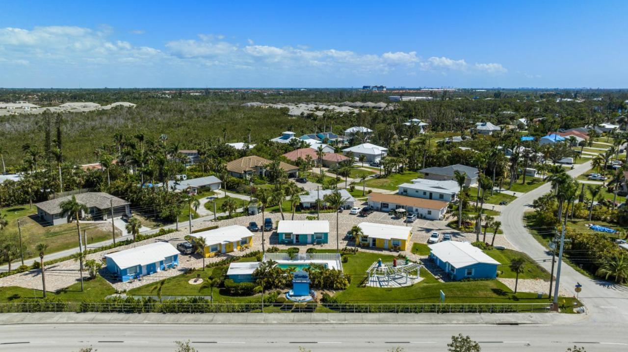 2 Bed With Pool, Close To Beach! Bbq Grills & Patio * Fort Myers