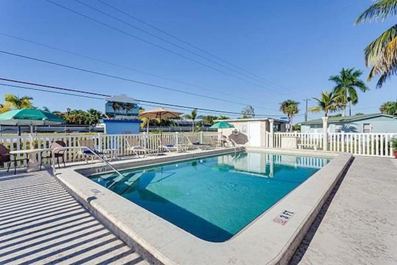 Near Beach! King Bed With Pool & Bbq Fort Myers