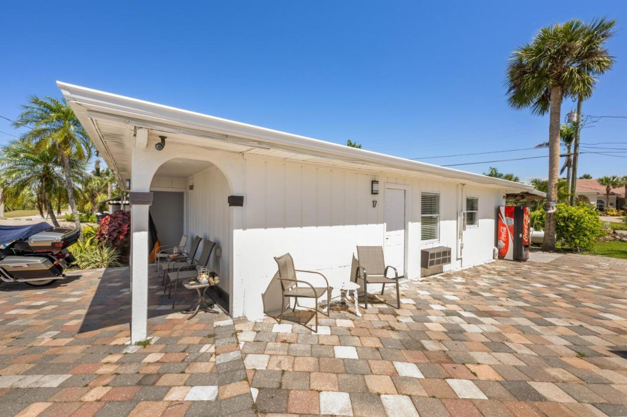 2 Bed With Pool, Close To Beach! Bbq Grills & Patio Fort Myers