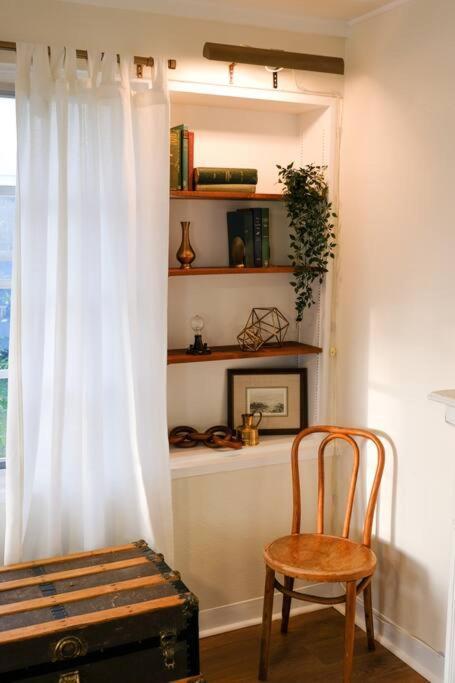 Cozy Renovated Vintage Modern House Downtown! * Fort Myers