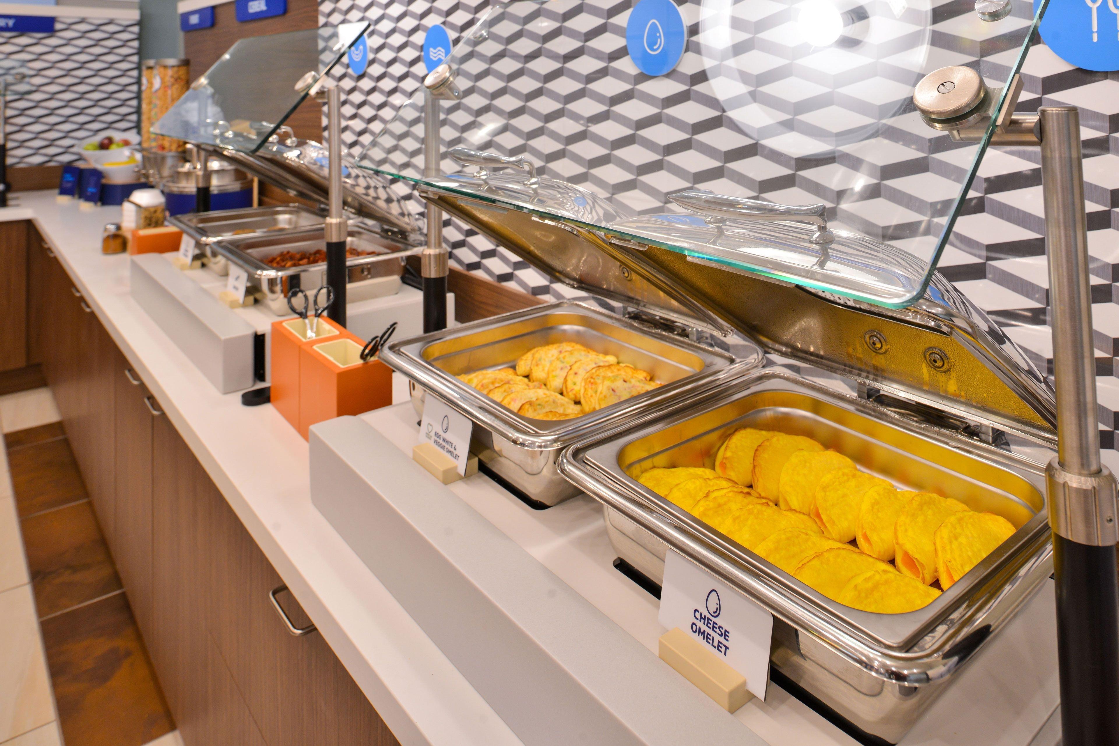 Hotel Express & Myers East - The Forum By Ihg
