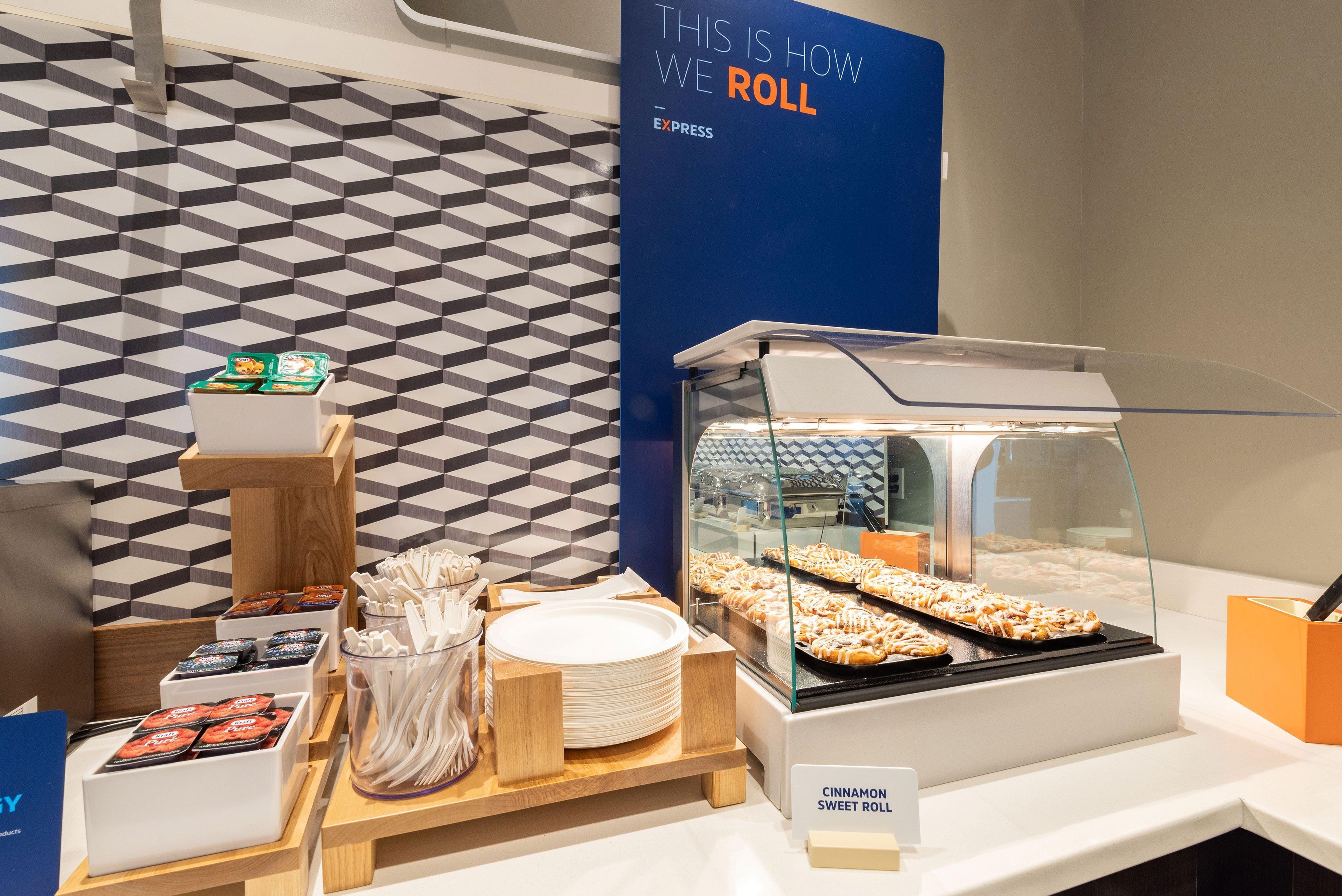 Express & Myers East - The Forum By Ihg