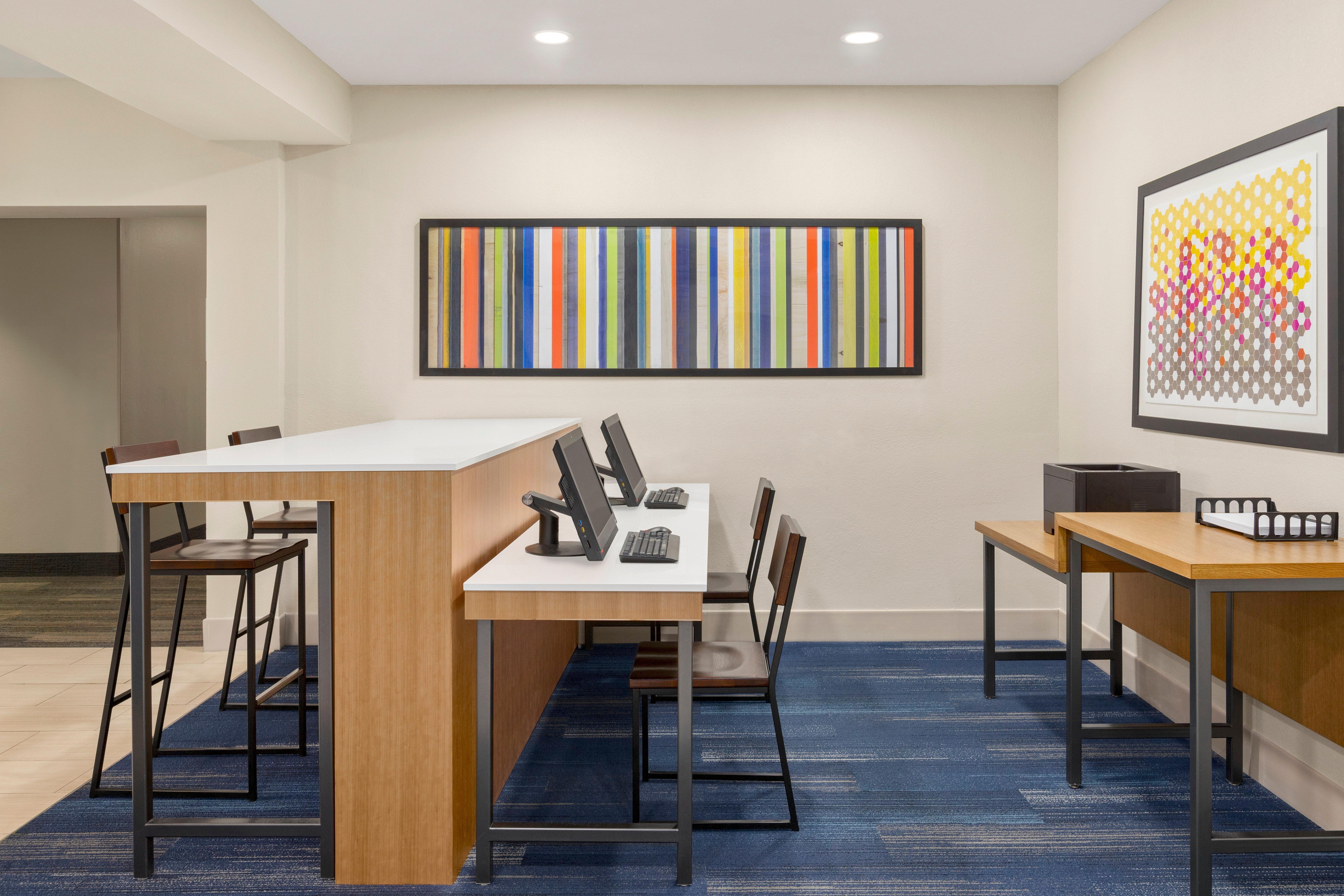 Express & Myers East - The Forum By Ihg 2*