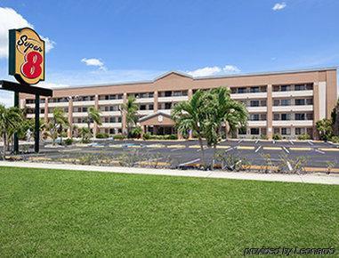 Hotel Super 8 By Wyndham Myers Fort Myers