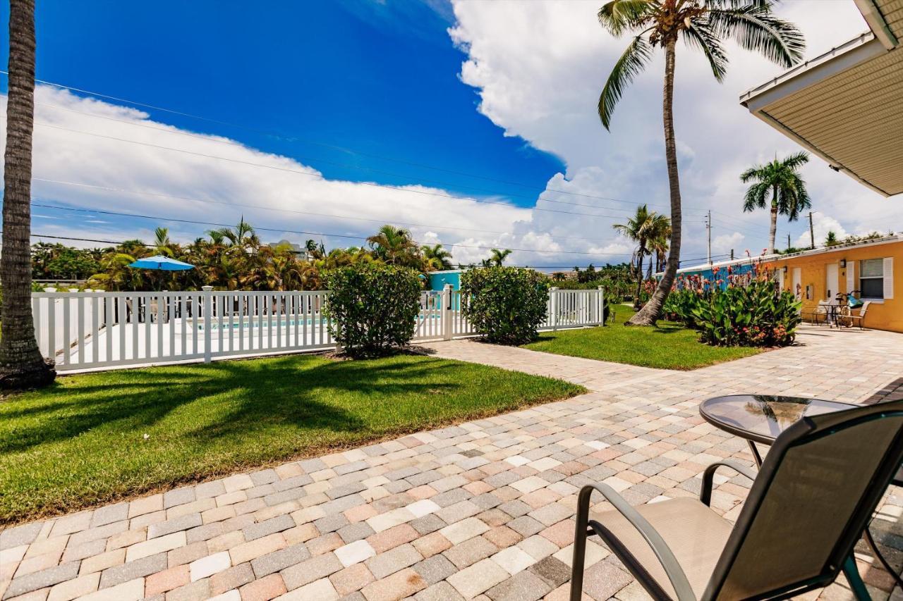 Poolfront Near With Full Kitchen! Holiday home *