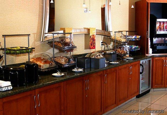 Springhill Myers Airport Hotel