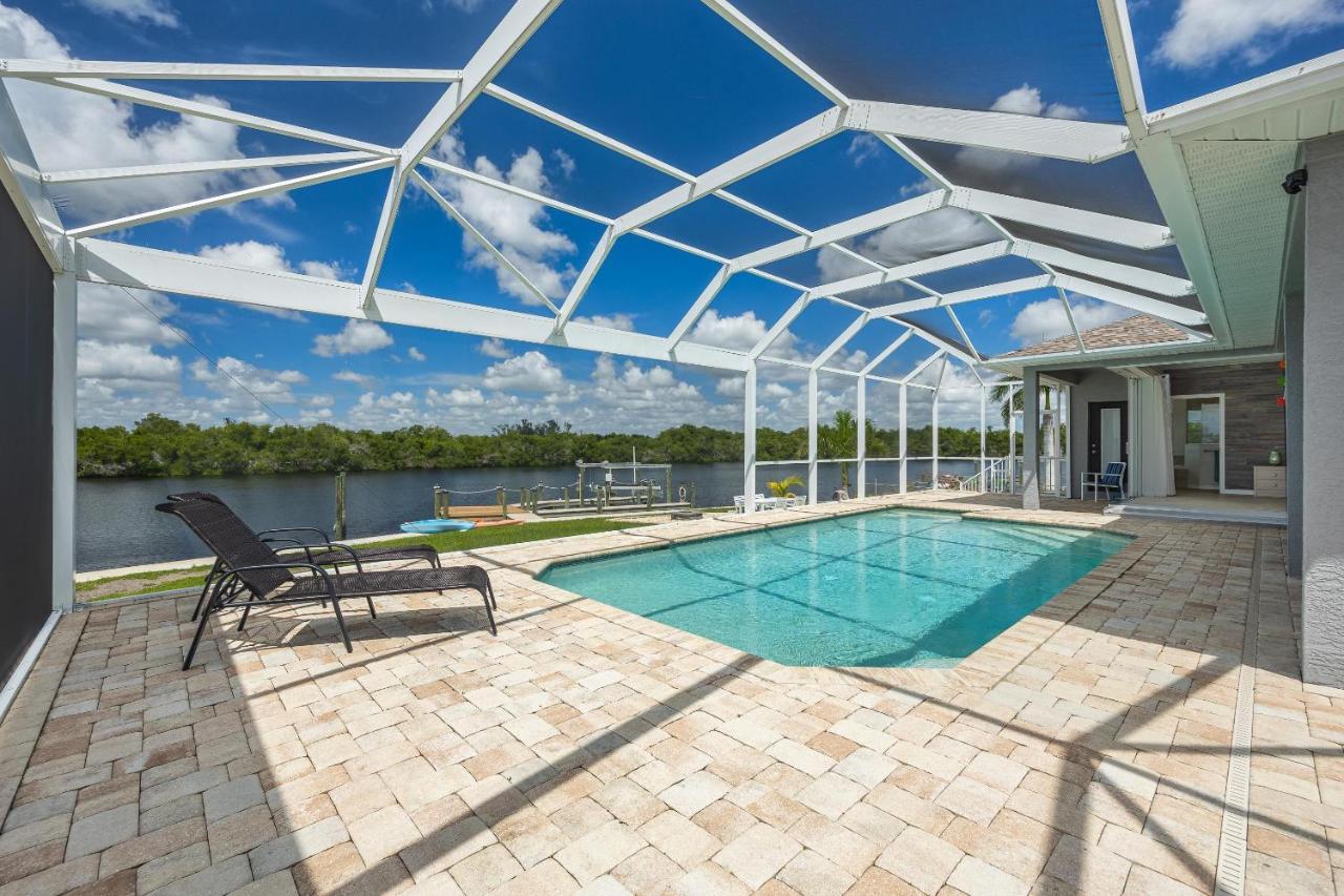 Holiday home Heaven Found! Stunning River Views & Pool - Island Sunset - Roelens Vacations