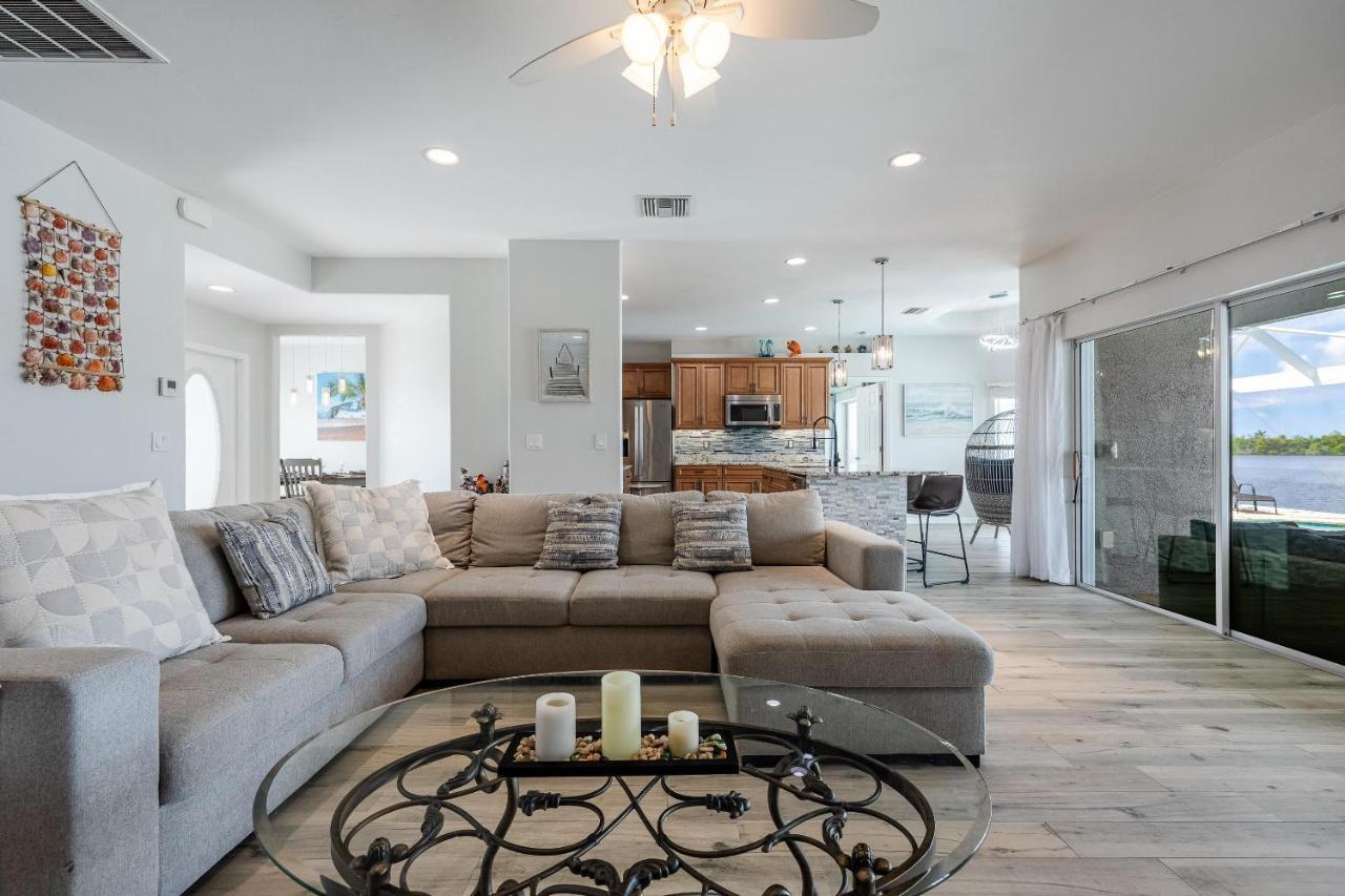 Heaven Found! Stunning River Views & Pool - Island Sunset - Roelens Vacations Holiday home Fort Myers