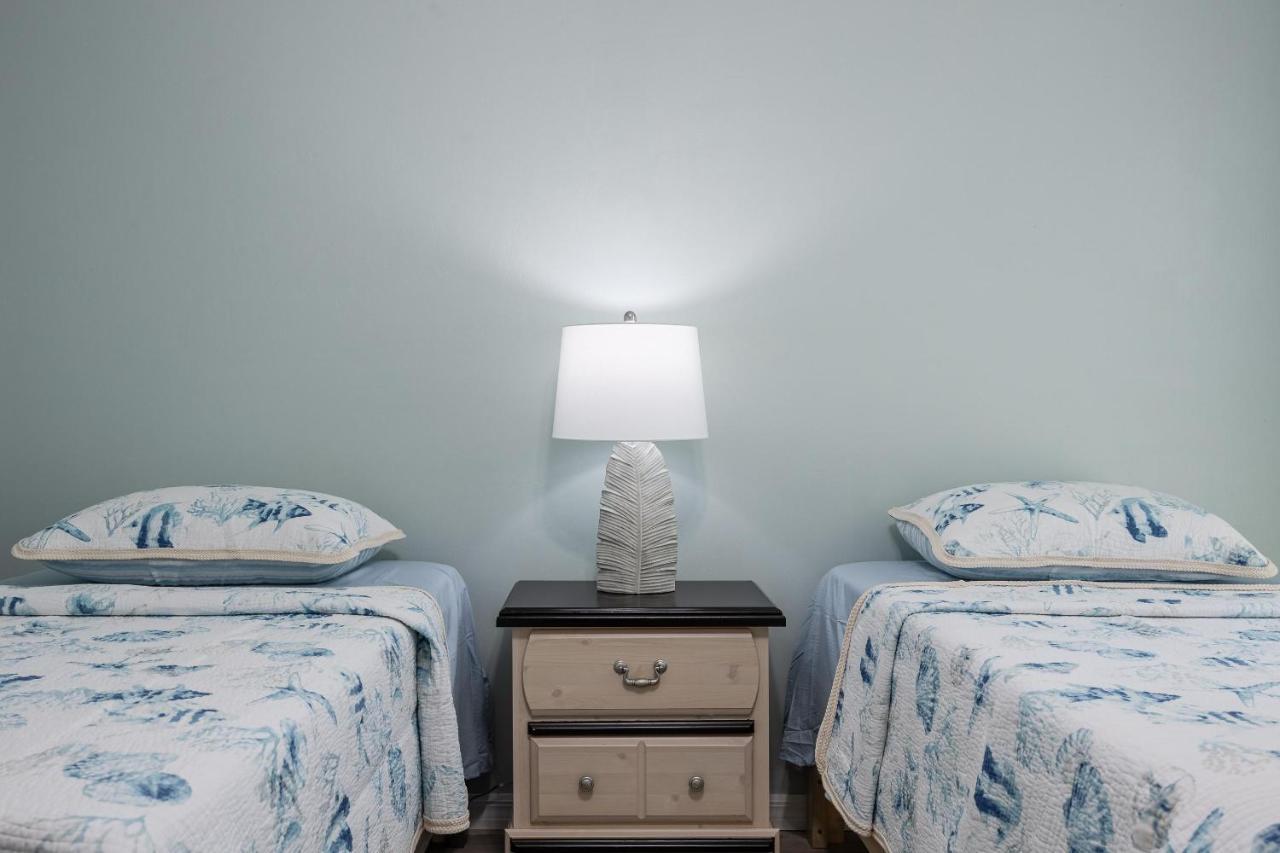 Heaven Found! Stunning River Views & Pool - Island Sunset - Roelens Vacations * Fort Myers