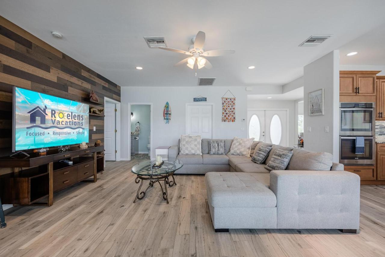 Holiday home Heaven Found! Stunning River Views & Pool - Island Sunset - Roelens Vacations