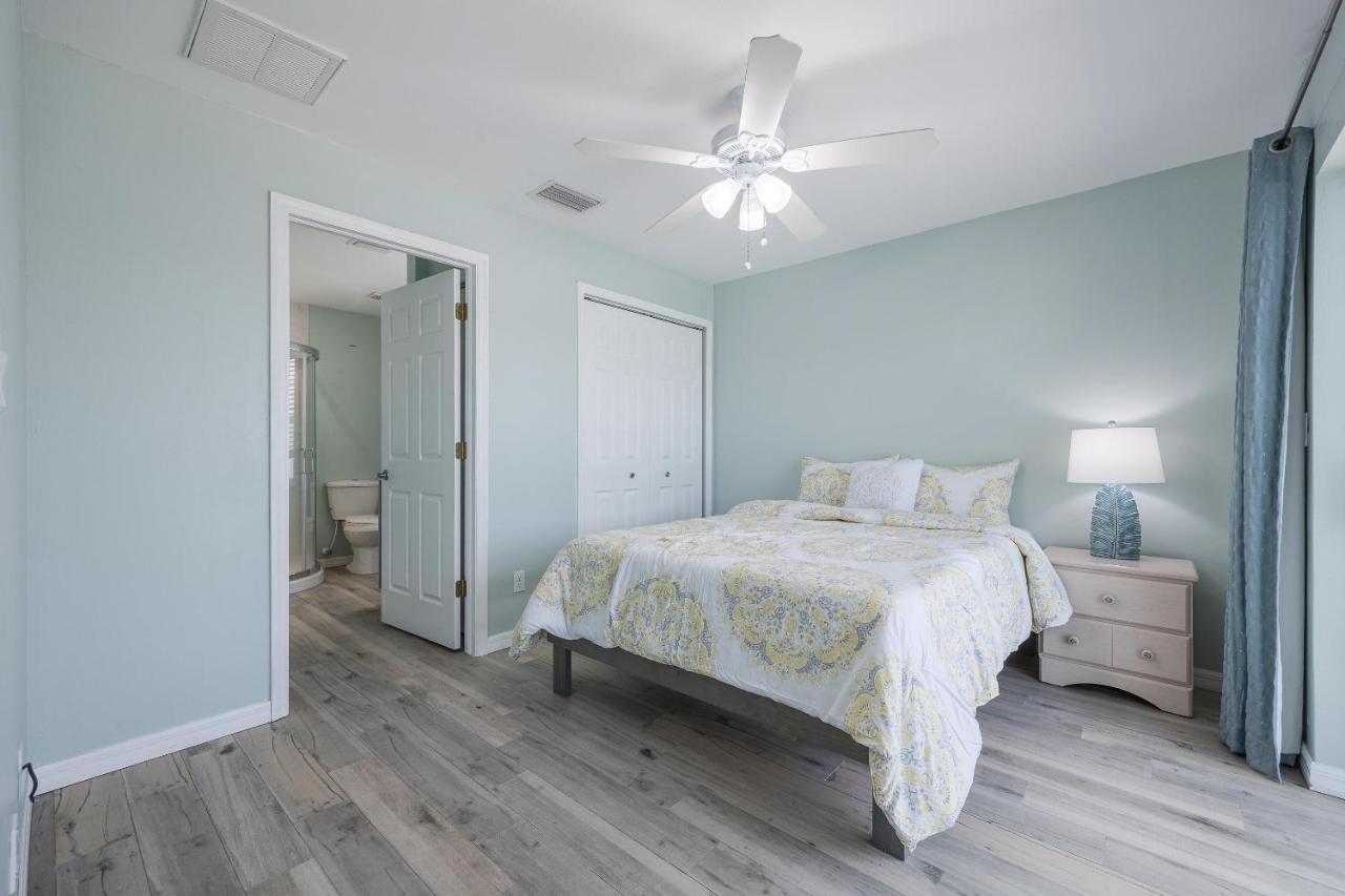 Heaven Found! Stunning River Views & Pool - Island Sunset - Roelens Vacations * Fort Myers