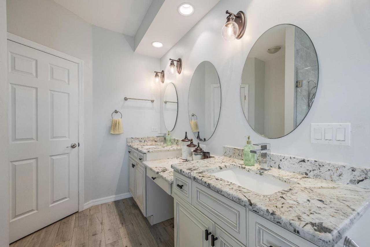 Heaven Found! Stunning River Views & Pool - Island Sunset - Roelens Vacations * Fort Myers