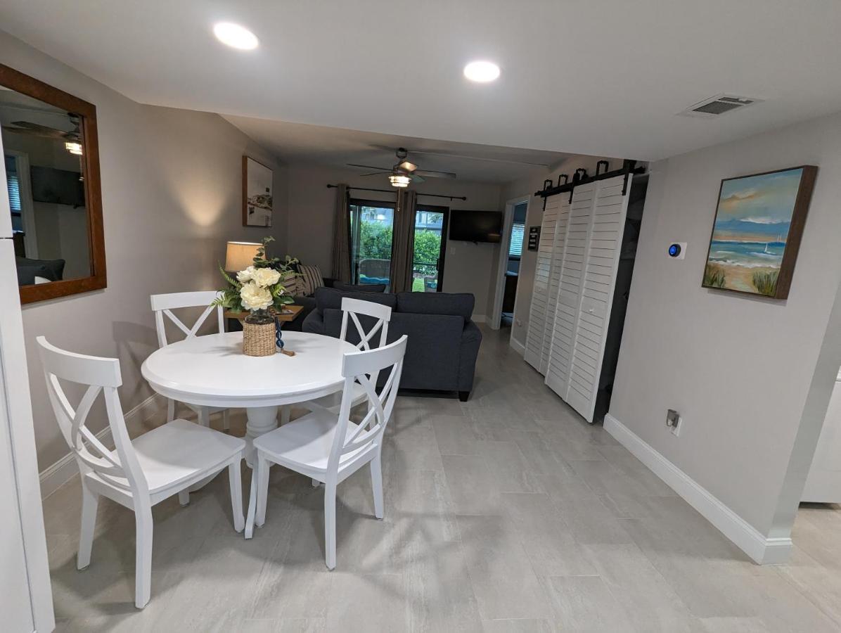 New Condo! Just 15 Min To Ft Myers And Sanibel Beach! Great Location!! Apartment