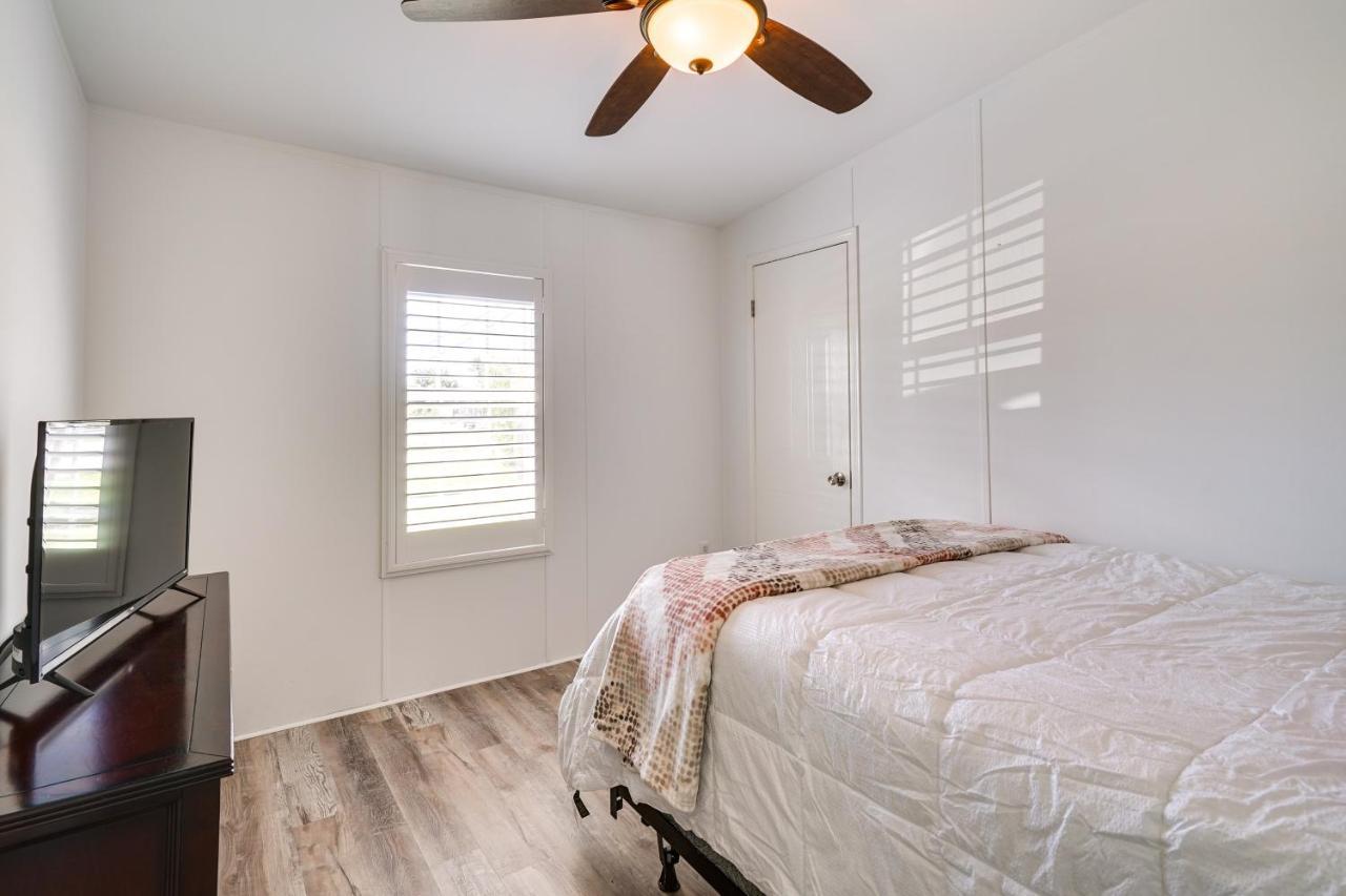 Holiday home Sunny Myers With Screened-in Porch And Grill Fort Myers