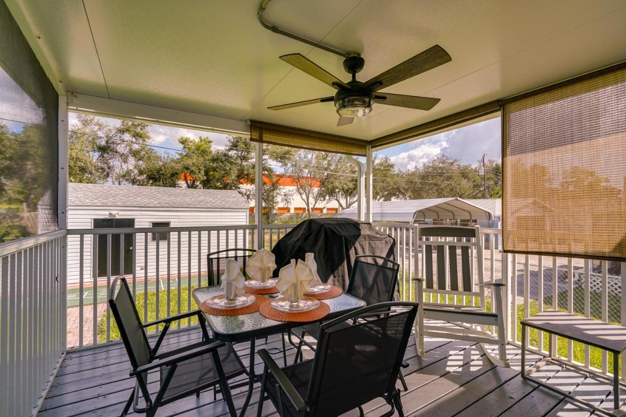 Sunny Myers With Screened-in Porch And Grill Holiday home *