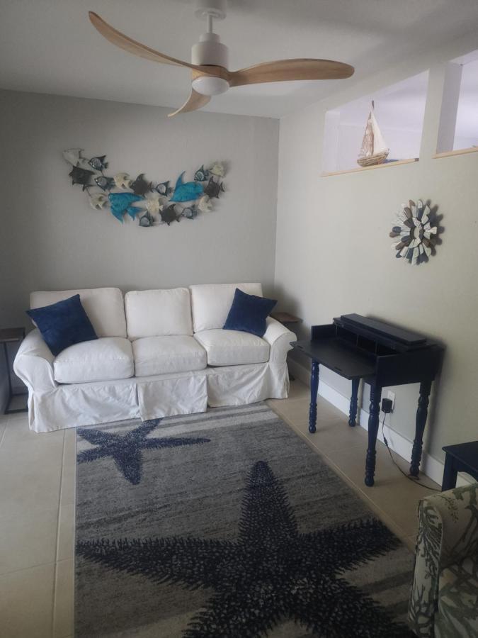 So Coastal! Pet Friendly And Free Early Check In! Holiday home *