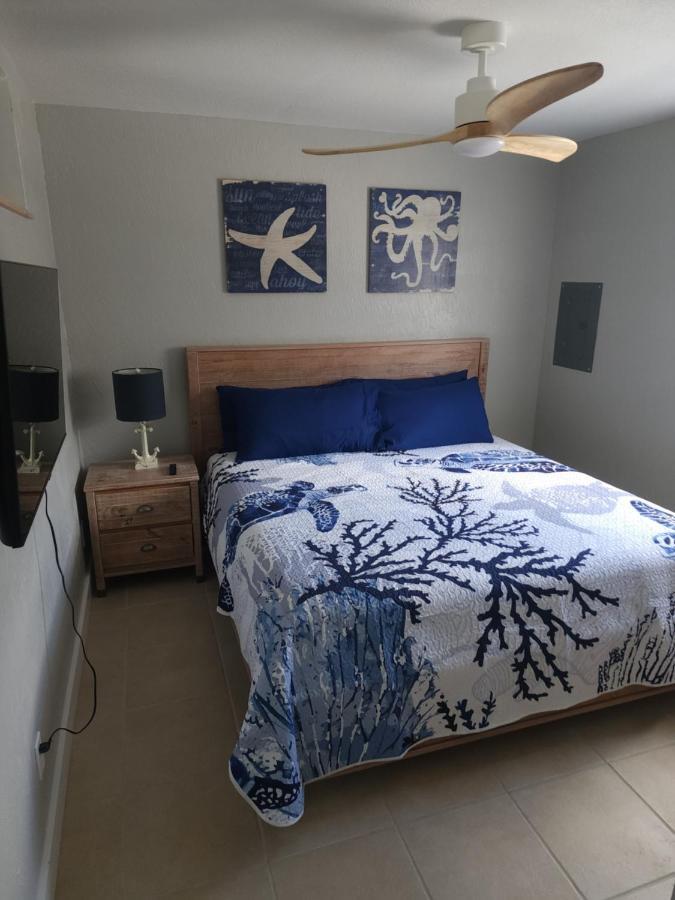 So Coastal! Pet Friendly And Free Early Check In! Holiday home