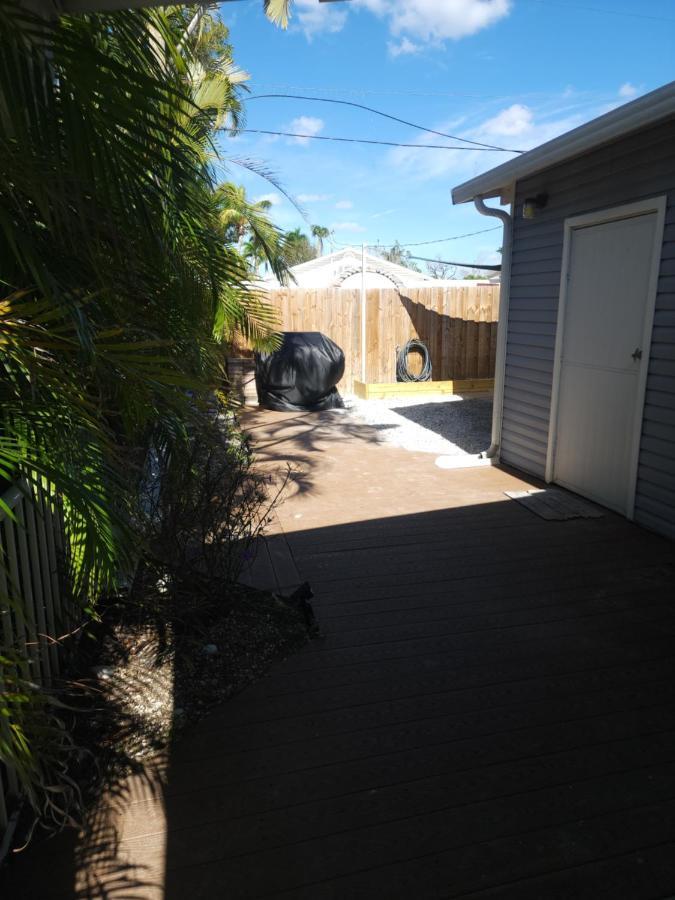 Holiday home So Coastal! Pet Friendly And Free Early Check In! Fort Myers