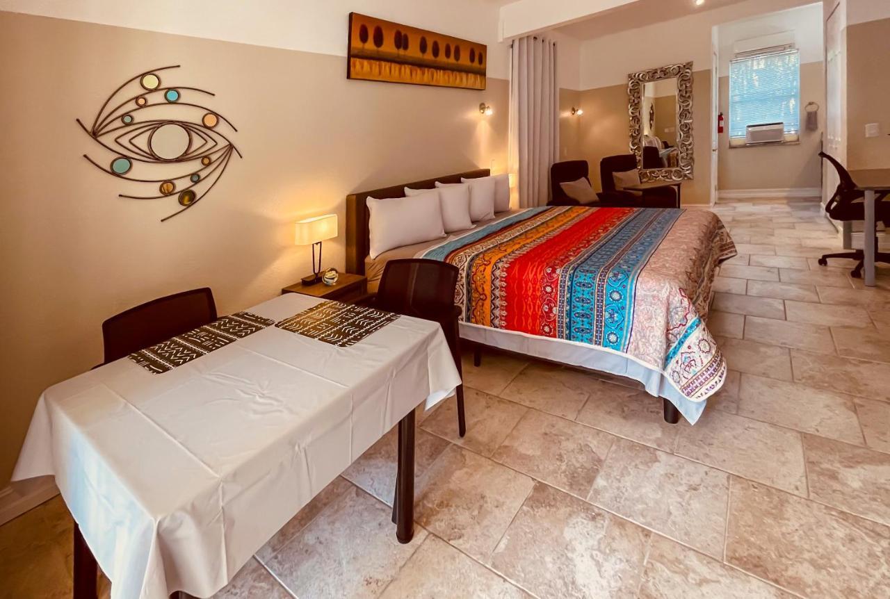 Guest house White Orchid
