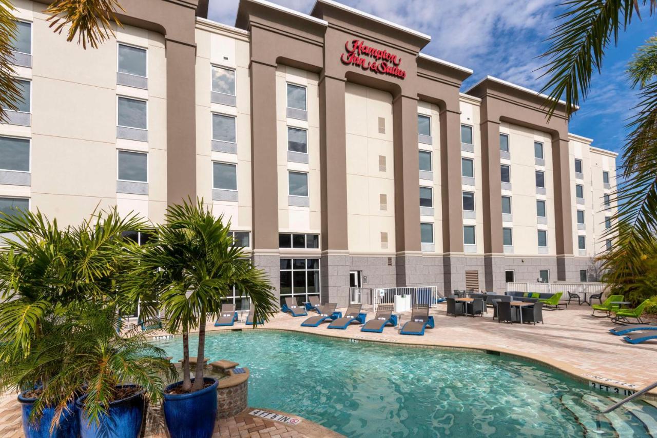Hampton & Myers-colonial Boulevard Hotel