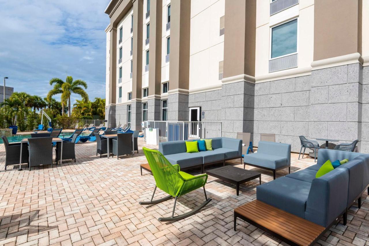 Hampton & Myers-colonial Boulevard Hotel Fort Myers