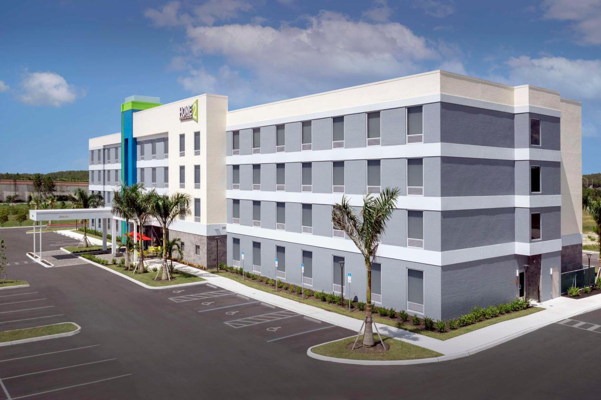Home2 By Hilton Myers Airport Hotel