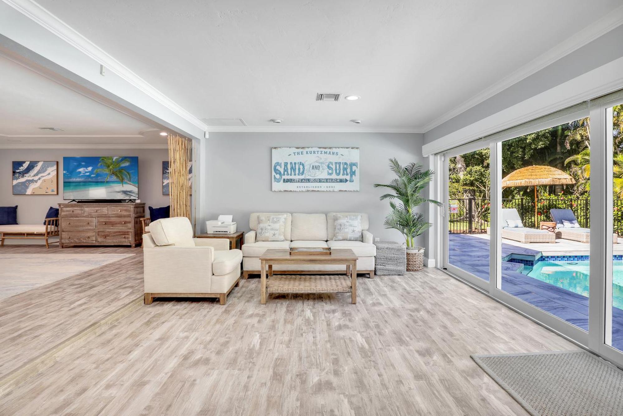 Family Friendly Myers Vacation With Pool Holiday home