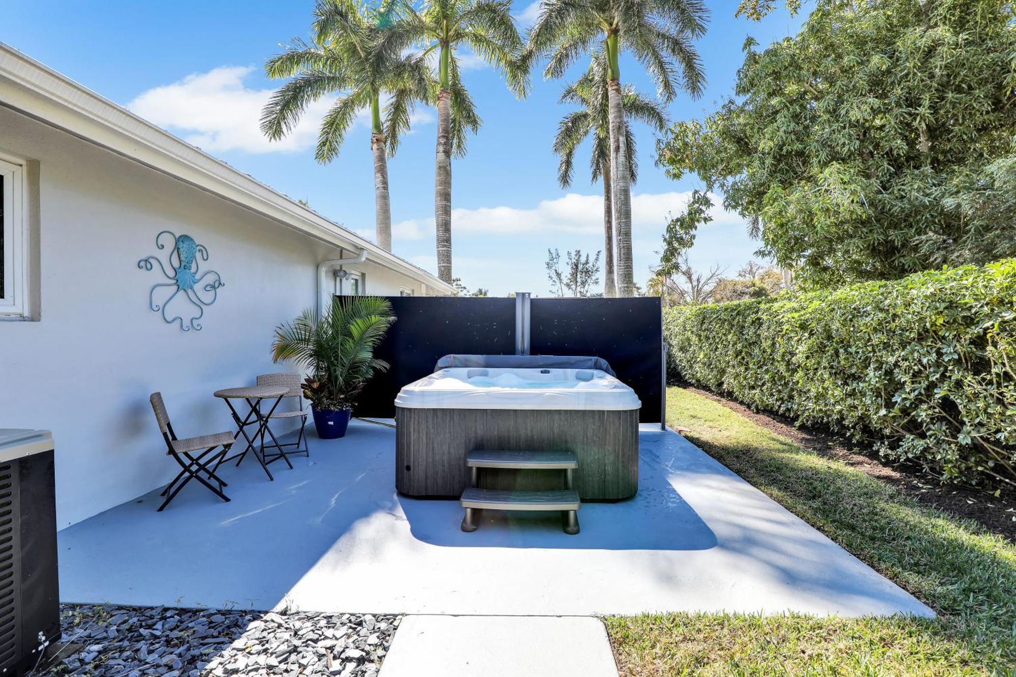 Family Friendly Myers Vacation With Pool Holiday home Fort Myers