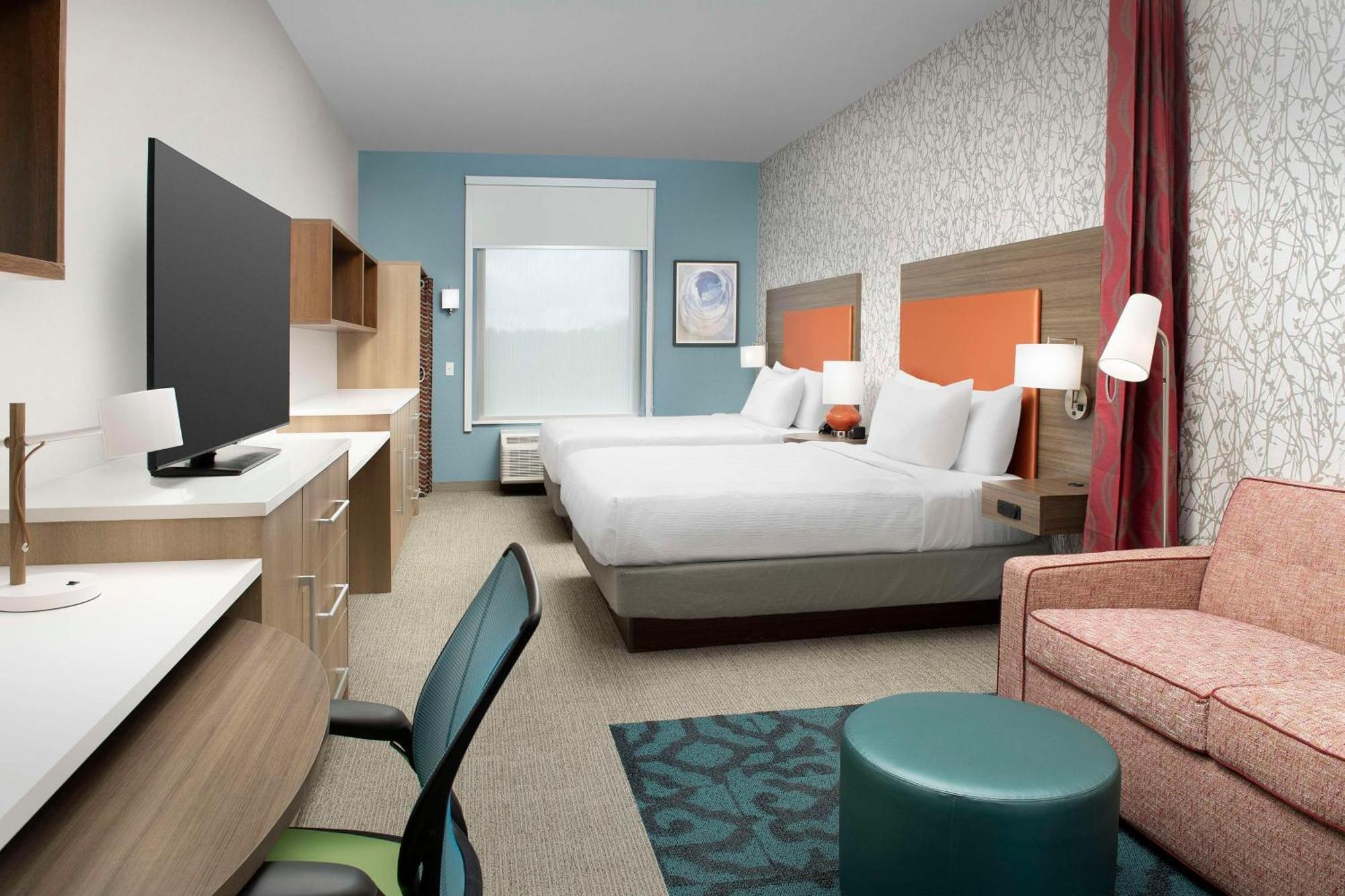 Home2 By Hilton Myers Airport Hotel
