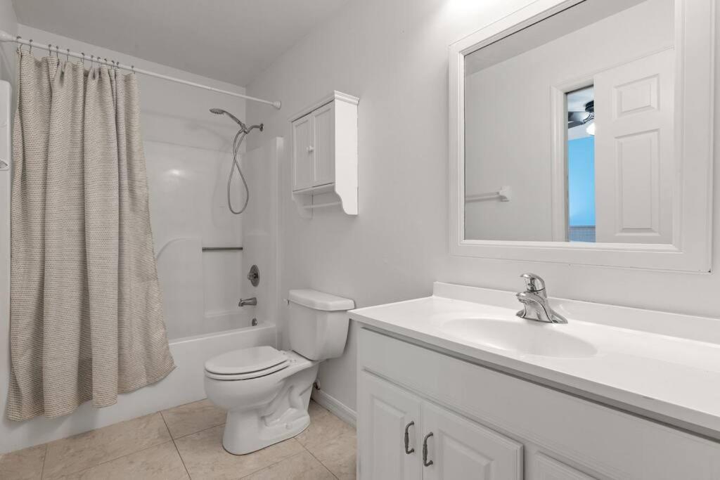Secluded Backyard With Hot Tub & Pool - 3br & 2b * Fort Myers