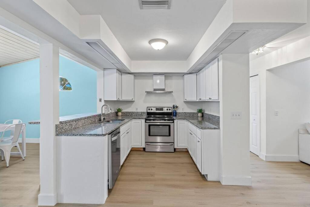 Secluded Backyard With Hot Tub & Pool - 3br & 2b