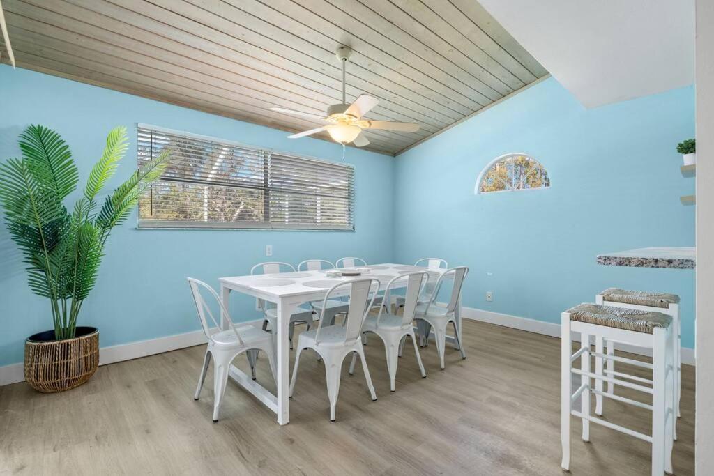 Secluded Backyard With Hot Tub & Pool - 3br & 2b Holiday home Fort Myers