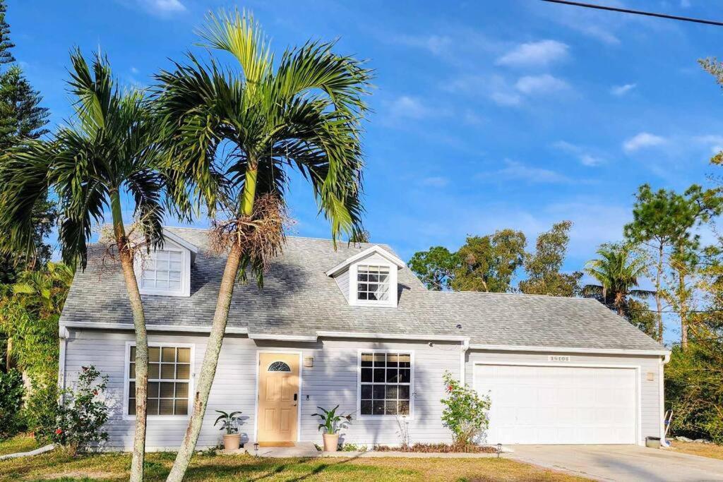 Secluded Backyard With Hot Tub & Pool - 3br & 2b Fort Myers