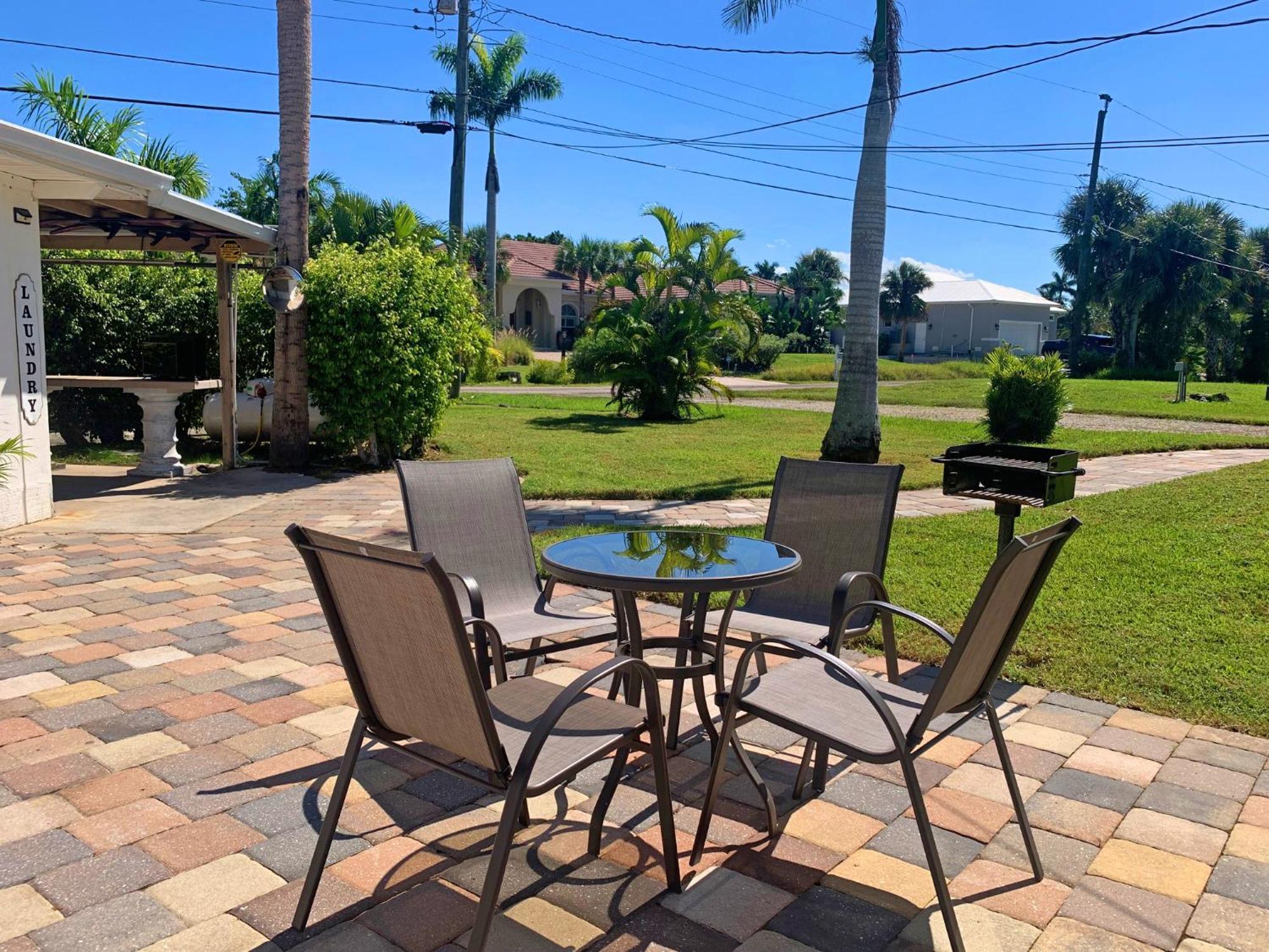 Apartment 2 Bed With Pool, Close To Beach! Bbq Grills & Patio