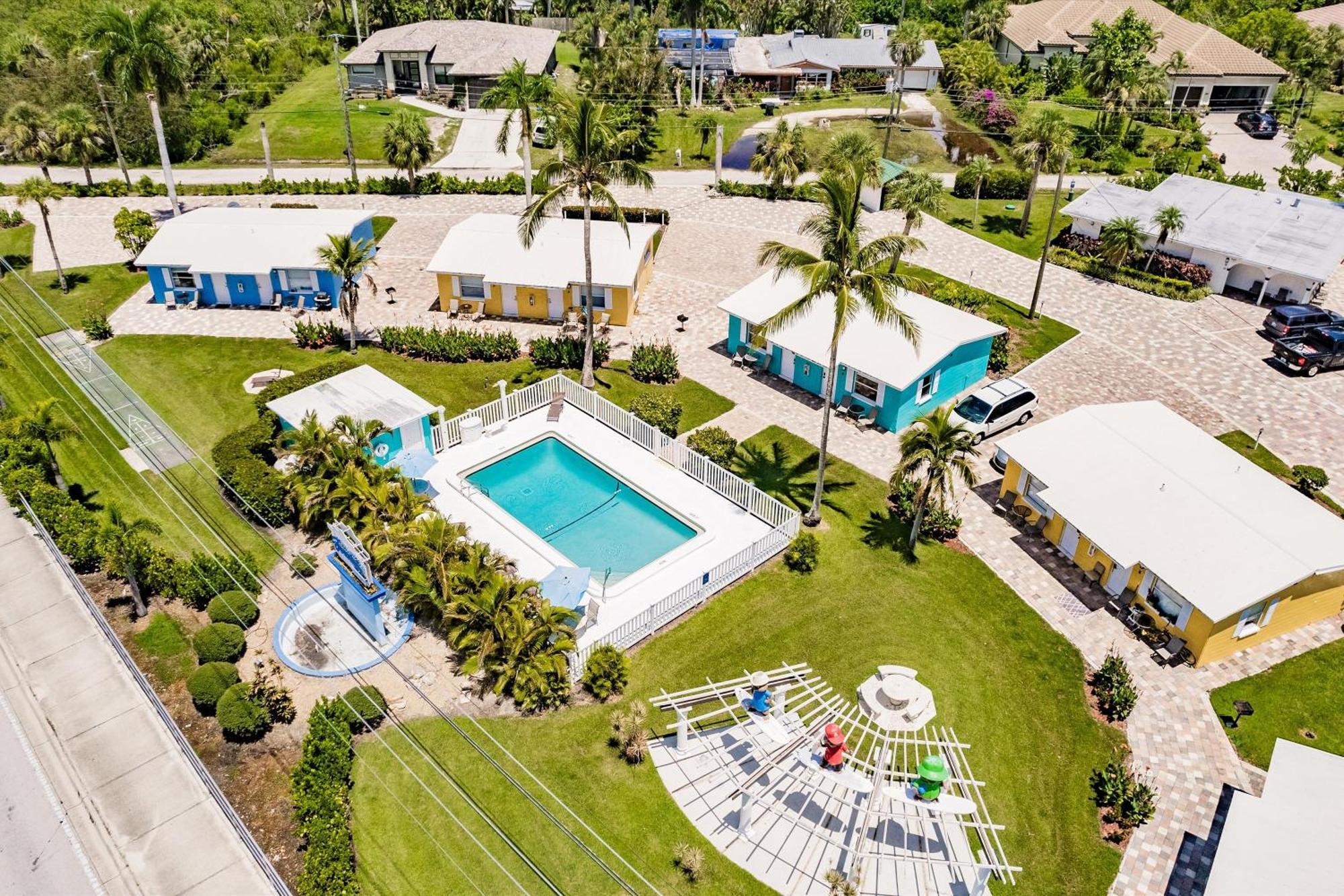 2 Bed With Pool, Close To Beach! Bbq Grills & Patio Apartment Fort Myers