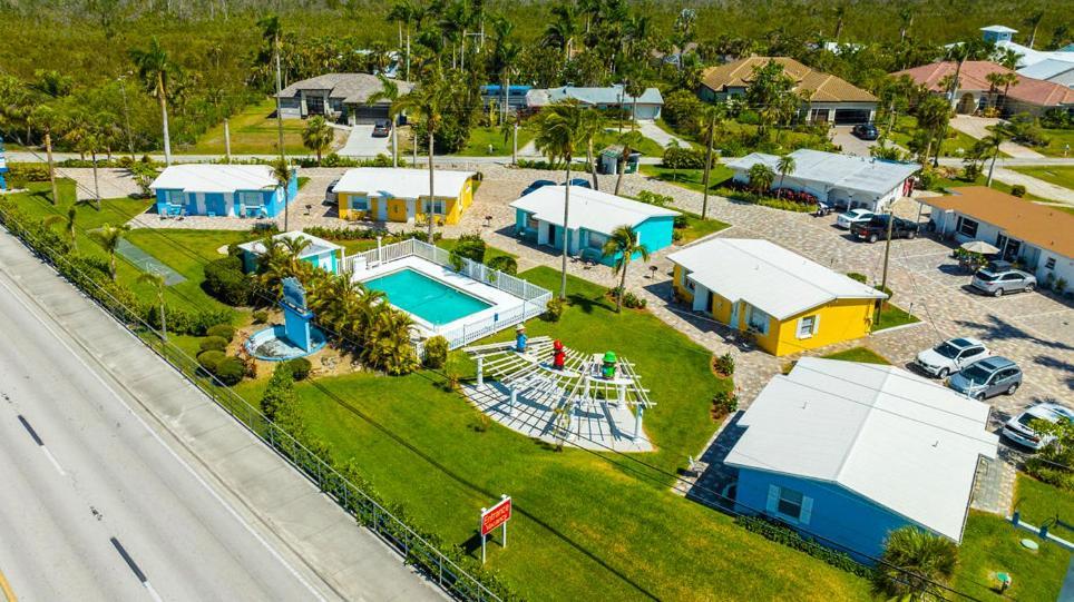 2 Bed With Pool, Close To Beach! Bbq Grills & Patio