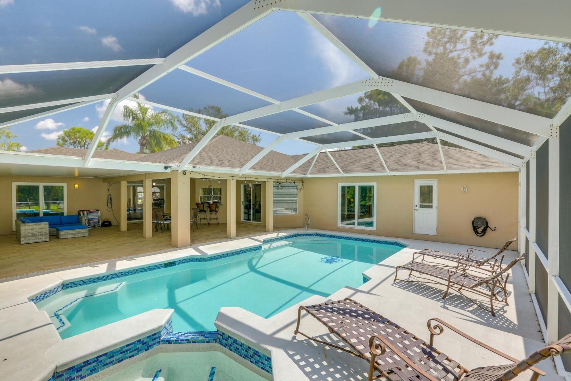 Holiday home Private Myers Escape With Screened Pool And Lanai *