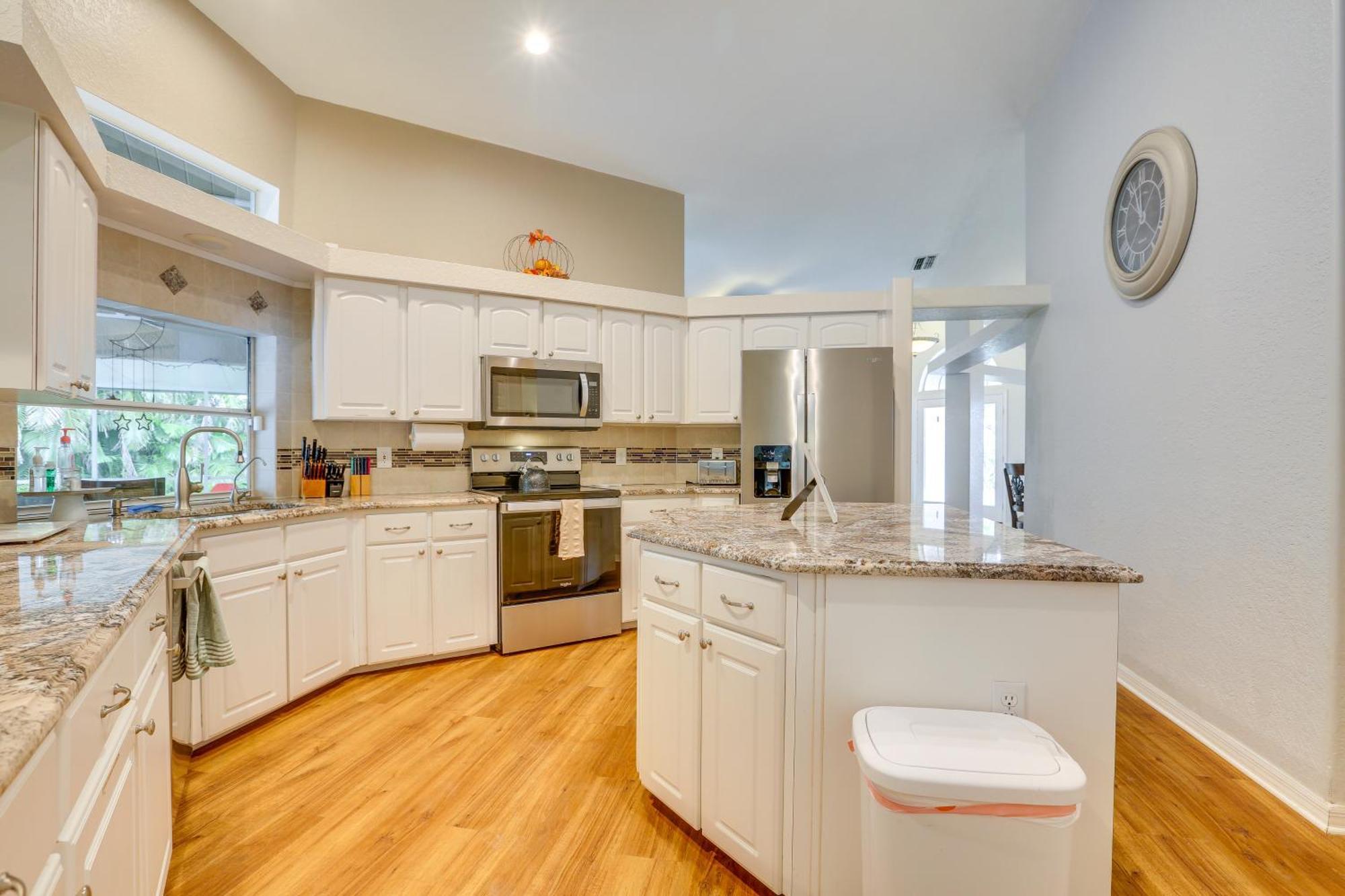 Private Myers Escape With Screened Pool And Lanai Fort Myers