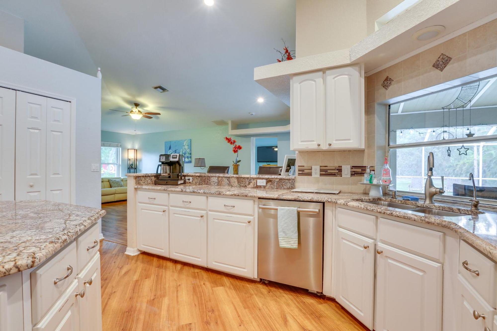 Private Myers Escape With Screened Pool And Lanai Fort Myers