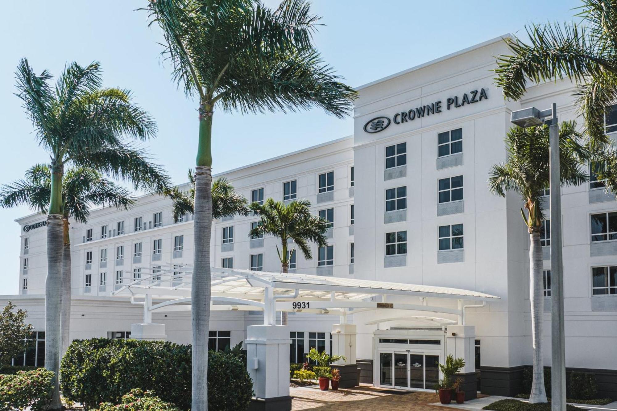 Crowne Plaza Ft Myers Gulf Coast By Ihg Hotel 3*