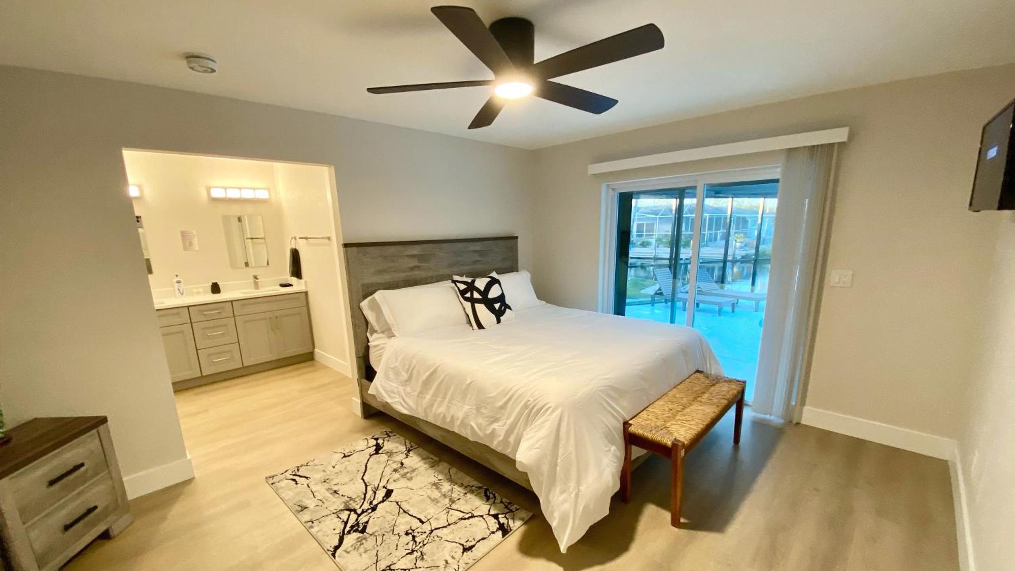 Waterfront Gulf Gateway: Pool/dock/grill/gameroom Holiday home Fort Myers