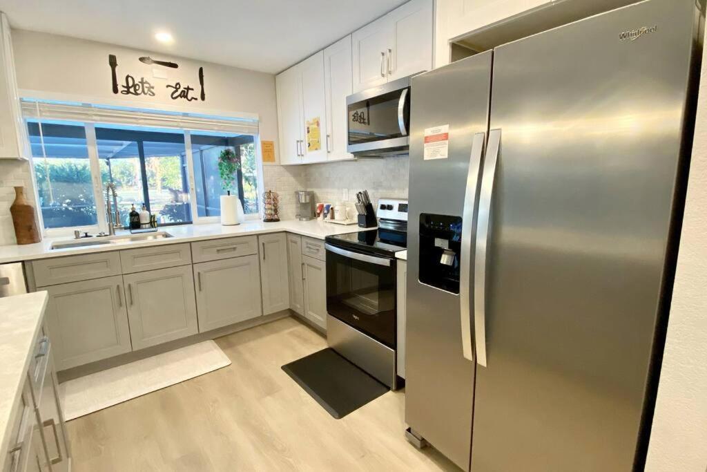 Waterfront Gulf Gateway: Pool/dock/grill/gameroom * Fort Myers