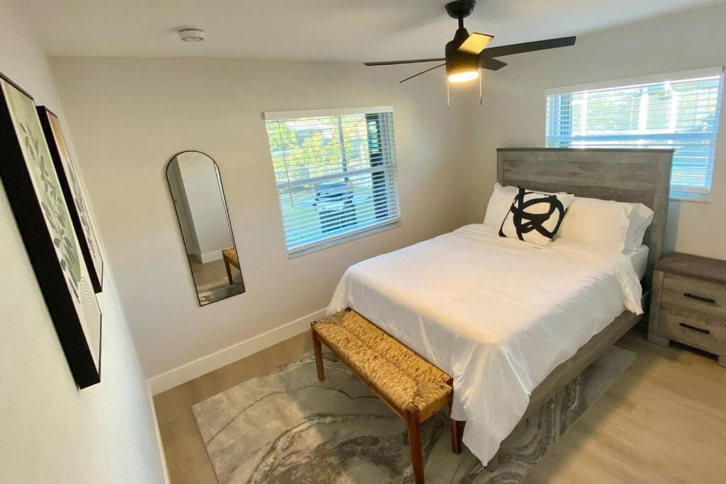 Holiday home Waterfront Gulf Gateway: Pool/dock/grill/gameroom
